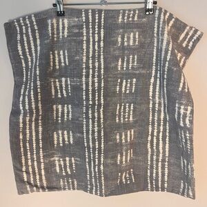 Pottery barn set of two geometric throw pillow covers grey/ flax color 24 x24